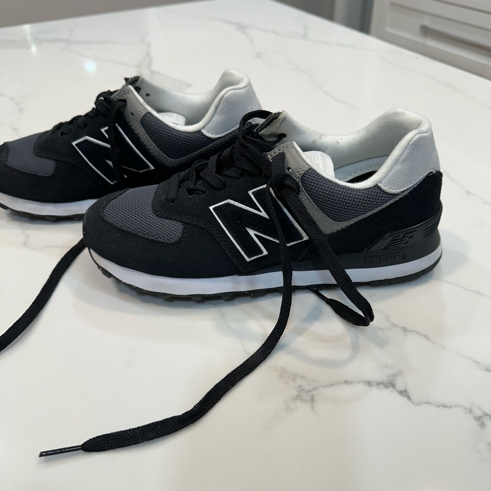 Women’s New Balance 574’s